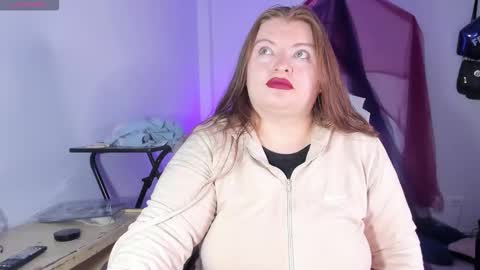 Snapshot of queensami7 chatting on 11-09-25, 06:12 Samantha online show from 11-09-25, 06:12