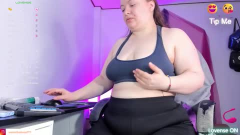 Snapshot of queensami7 chatting on 12-17-25, 12:33 Samantha online show from 12-17-25, 12:33