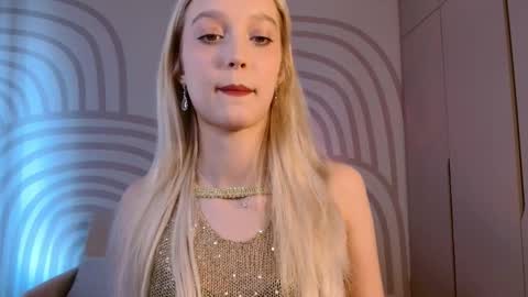 Snapshot of queenserenaaa chatting on 06-04-26, 01:17 Serena XoXo online show from 06-04-26, 01:17