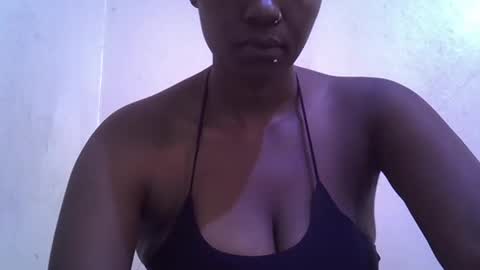 Snapshot of queentee254 chatting on 10-22-25, 10:26 queen online show from 10-22-25, 10:26