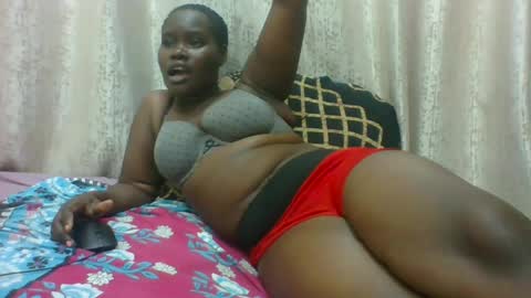 Snapshot of queenvivy chatting on 07-05-26, 09:38 VIVIAN online show from 07-05-26, 09:38