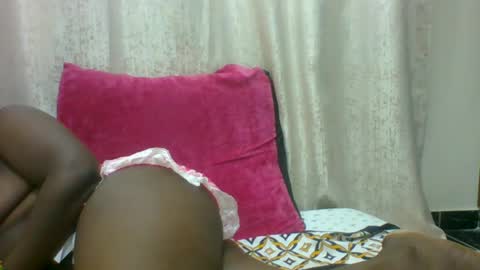 Snapshot of queenvivy chatting on 08-03-26, 09:48 VIVIAN online show from 08-03-26, 09:48