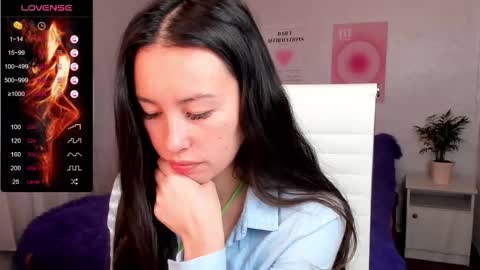 Snapshot of queitsharm_ chatting on 09-20-25, 05:19 Anna online show from 09-20-25, 05:19