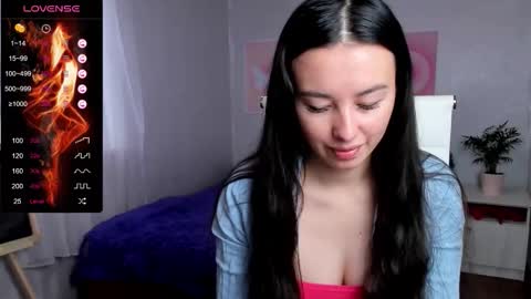 Snapshot of queitsharm_ chatting on 09-28-25, 05:35 Anna online show from 09-28-25, 05:35