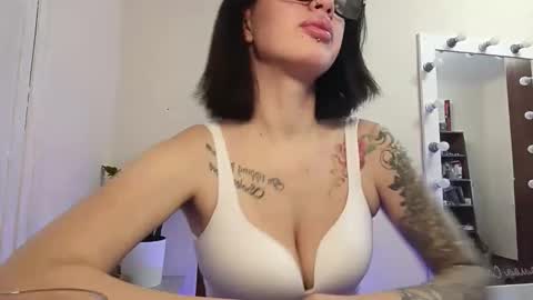 quiet_smile online show from 12-15-25, 10:19