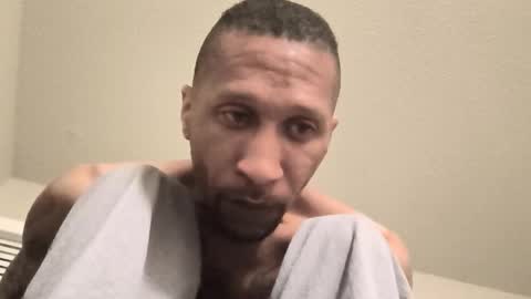 Snapshot of quindre chatting on 11-04-25, 12:59 quindre online show from 11-04-25, 12:59