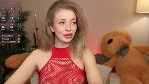 Snapshot of qwennx chatting on 01-10-26, 04:47 Nova Hollis online show from 01-10-26, 04:47