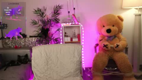 Snapshot of qwennx chatting on 02-04-26, 04:51 Nova Hollis online show from 02-04-26, 04:51