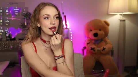 Snapshot of qwennx chatting on 02-20-26, 04:31 Nova Hollis online show from 02-20-26, 04:31