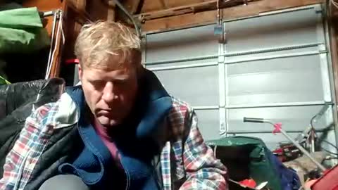 Snapshot of r04233054 chatting on 11-23-25, 05:46 r04233054 online show from 11-23-25, 05:46