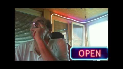 Snapshot of r_2d2_ chatting on 12-18-24, 09:14 dj mike online show from 12-18-24, 09:14