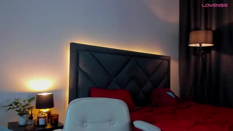 Snapshot of r_a_v_e_n chatting on 03-05-25, 06:34 online show from 03-05-25, 06:34