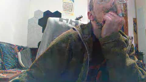 Snapshot of raccon68 chatting on 12-21-25, 09:22 Raccoon68 online show from 12-21-25, 09:22