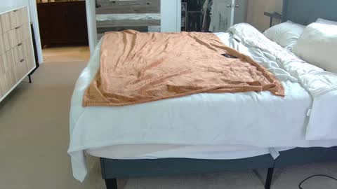 Rachel Rivers online show from 03-12-26, 08:48