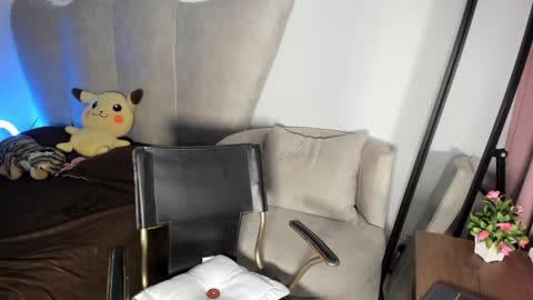 Snapshot of rachaeldeckard chatting on 01-06-25, 05:41 natalia - online show from 01-06-25, 05:41