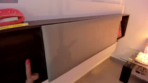 natalia  -  online show from 06-25-26, 01:38