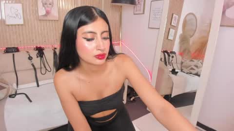 Snapshot of rachel_es chatting on 04-30-26, 06:53 RACHEL ES online show from 04-30-26, 06:53