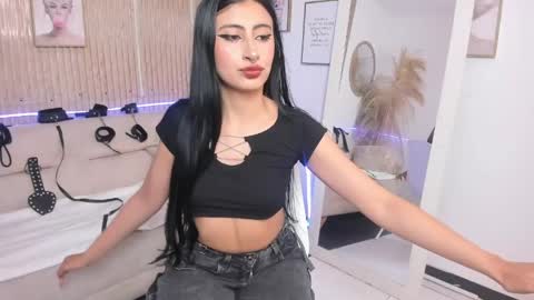 Snapshot of rachel_es chatting on 05-03-26, 07:47 RACHEL ES online show from 05-03-26, 07:47