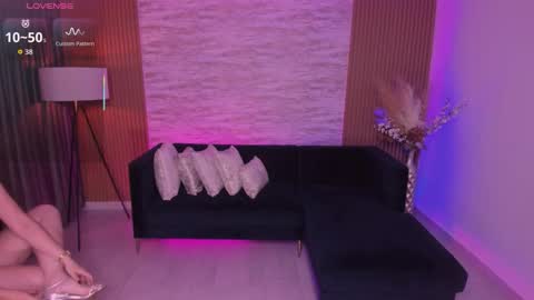 Snapshot of rachel_williamss chatting on 10-10-25, 11:09 rachel online show from 10-10-25, 11:09