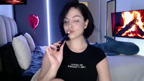 Snapshot of rachelcamp chatting on 10-30-25, 08:42 Call me Miss. online show from 10-30-25, 08:42