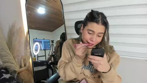 Rachell online show from 10-30-25, 04:36