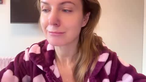 Snapshot of rachelldelicious chatting on 02-12-25, 09:52 Rachel online show from 02-12-25, 09:52