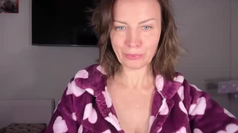 Snapshot of rachelldelicious chatting on 05-25-26, 06:47 Rachel online show from 05-25-26, 06:47