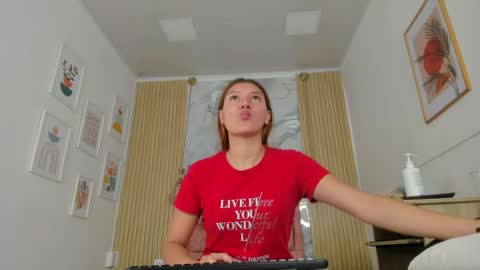 rachellesc online show from 06-12-26, 12:15