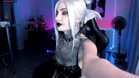 Snapshot of rachelqueen_ chatting on 07-05-26, 08:10 Miko Pleasee help me get 100 likes online show from 07-05-26, 08:10