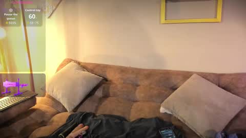 Snapshot of rachelruizz chatting on 09-22-25, 03:03 RACHEL online show from 09-22-25, 03:03