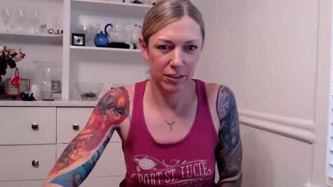 Snapshot of racytracy80 chatting on 01-30-25, 10:30 Racy Tracy online show from 01-30-25, 10:30