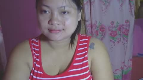 Snapshot of radiantbloom chatting on 11-02-25, 10:23 radiantbloom online show from 11-02-25, 10:23