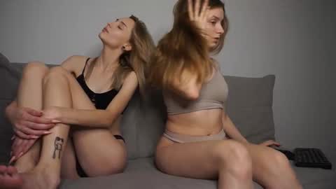 Snapshot of radioskvirt chatting on 11-04-25, 05:23 Sara online show from 11-04-25, 05:23