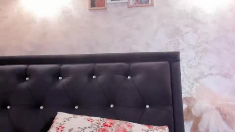 Snapshot of raelledarkstar chatting on 03-24-26, 01:05 raelledarkstar online show from 03-24-26, 01:05