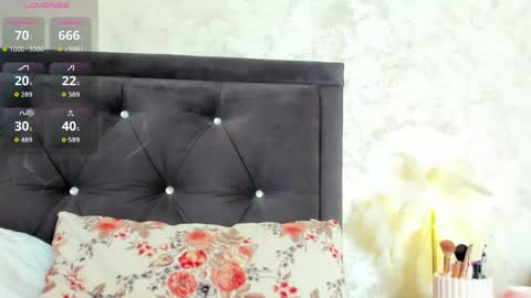 raelledarkstar online show from 04-23-26, 07:09