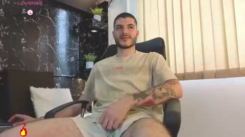 R A F A E L online show from 06-13-26, 07:56