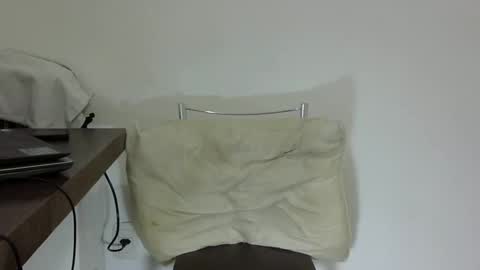 Snapshot of rafaelssk chatting on 12-22-24, 08:36 elenacam online show from 12-22-24, 08:36