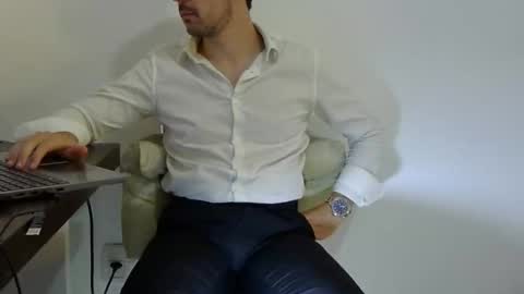 Snapshot of rafaelssk chatting on 02-11-26, 09:53 elenacam online show from 02-11-26, 09:53