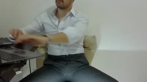 Snapshot of rafaelssk chatting on 02-19-26, 09:27 elenacam online show from 02-19-26, 09:27