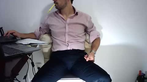 Snapshot of rafaelssk chatting on 03-20-26, 09:25 elenacam online show from 03-20-26, 09:25