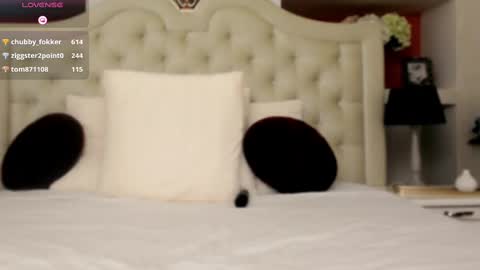 Monica  online show from 03-10-25, 01:21