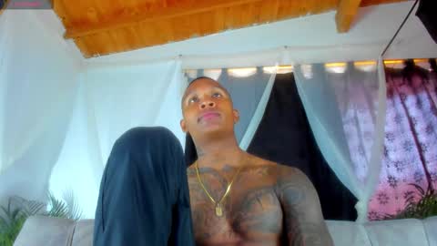 Andres H online show from 10-26-25, 04:13