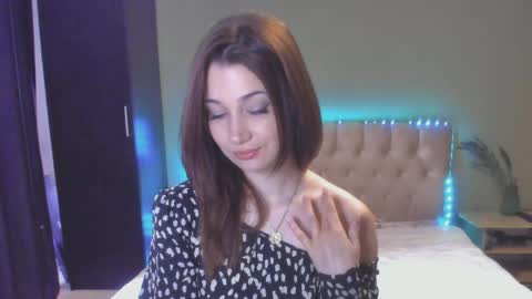 Snapshot of rahatlocum chatting on 05-13-26, 06:44 Sofie online show from 05-13-26, 06:44