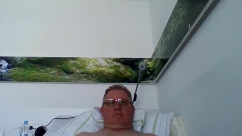 Snapshot of raididl chatting on 04-08-26, 11:43 raididl online show from 04-08-26, 11:43