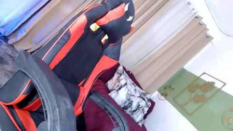 Snapshot of raileykink chatting on 02-17-25, 12:38 itsmeRailey online show from 02-17-25, 12:38