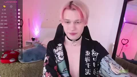 Snapshot of rainbow__salt chatting on 01-18-25, 10:39 Mike online show from 01-18-25, 10:39