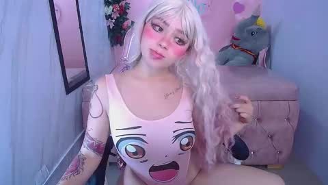 Snapshot of rainbowlover_ch chatting on 10-14-25, 03:07 Rainy online show from 10-14-25, 03:07