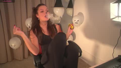 Snapshot of rainevi chatting on 10-23-25, 07:12 rainevi online show from 10-23-25, 07:12