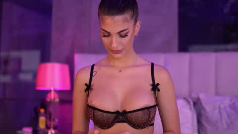 Raisa online show from 10-29-25, 05:04