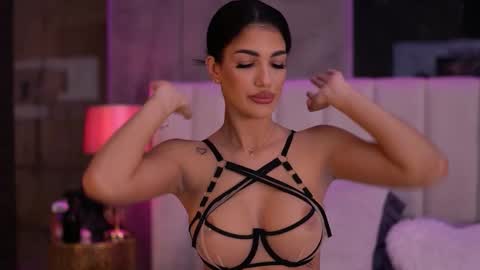 Raisa online show from 11-11-25, 04:51